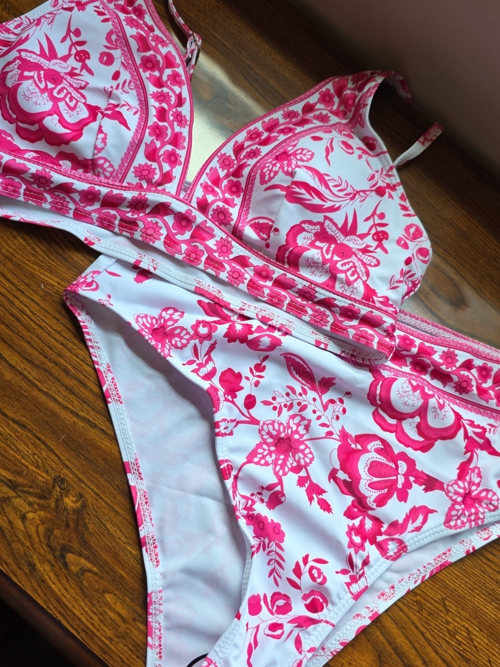 Floral Pink & White Women's Bikini Set